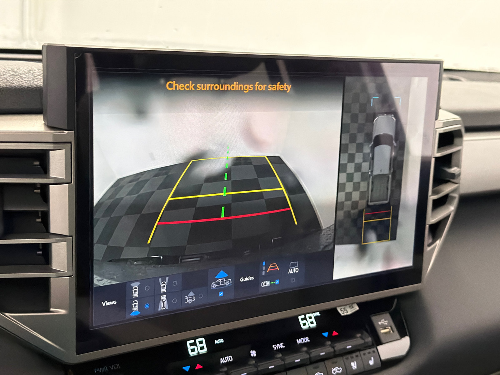 Used 2025 Toyota Tundra Limited AWD/4WD image 25