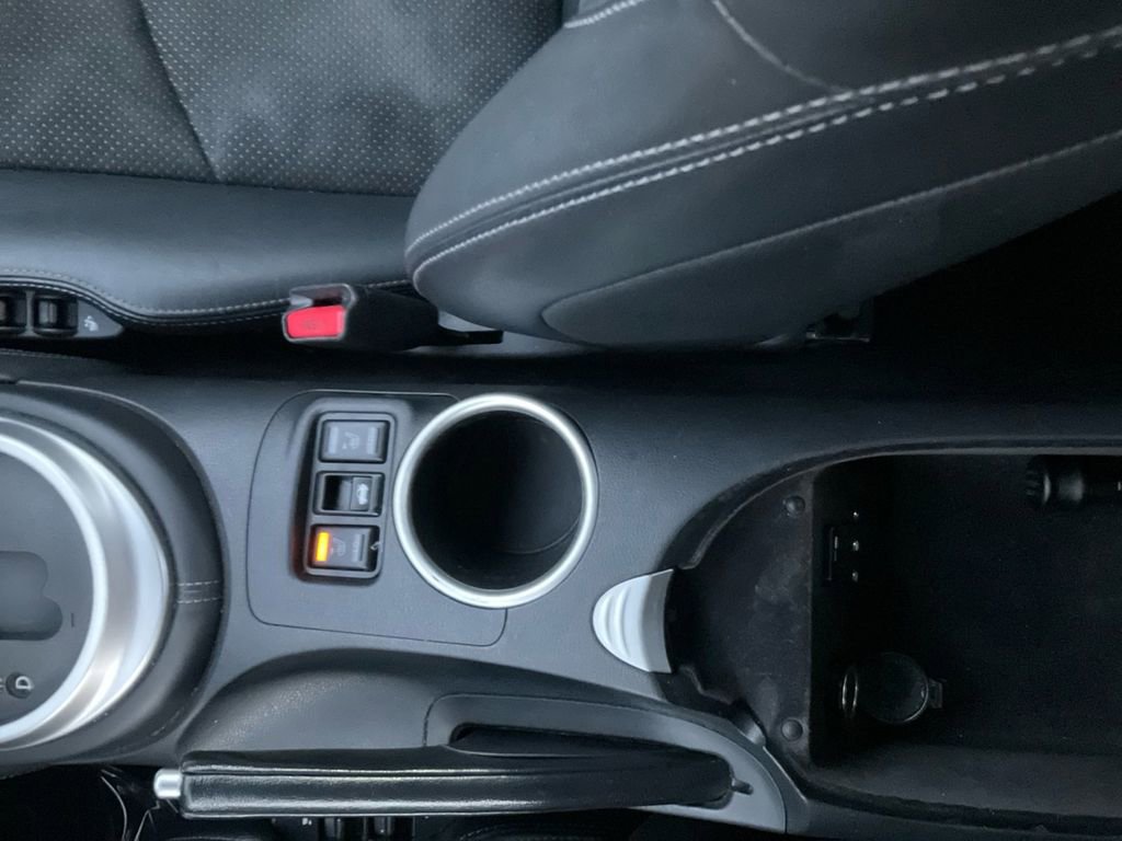 Used 2020 Nissan 370Z Touring Sport image 23