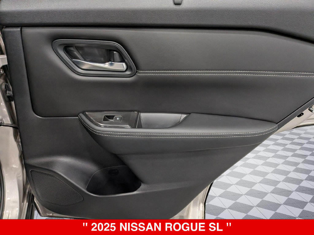Certified 2025 Nissan Rogue SL w/ SL Premium Package AWD/4WD image 36
