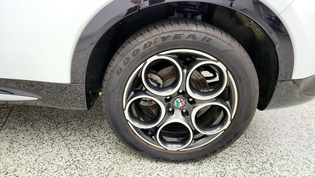 Used 2024 Alfa Romeo Tonale Ti AWD/4WD image 9