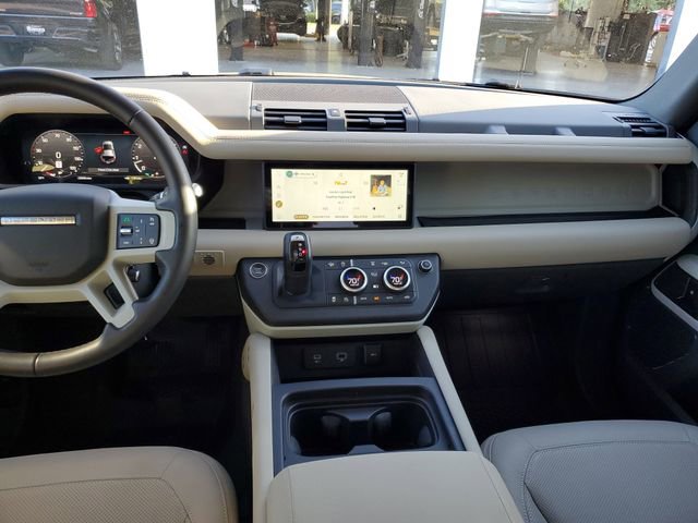 Used 2024 Land Rover Defender 110 S image 13