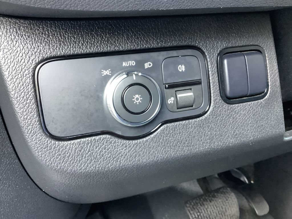 Used 2019 Mercedes-Benz Sprinter 144 Cargo image 15