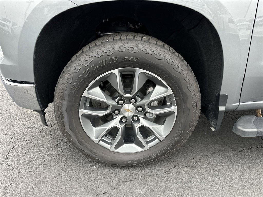 Used 2025 Chevrolet Silverado 1500 LT image 10