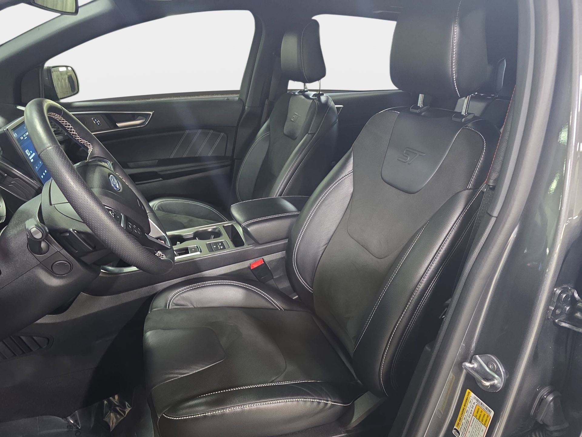 Used 2024 Ford Edge ST w/ Equipment Group 401A AWD/4WD image 15