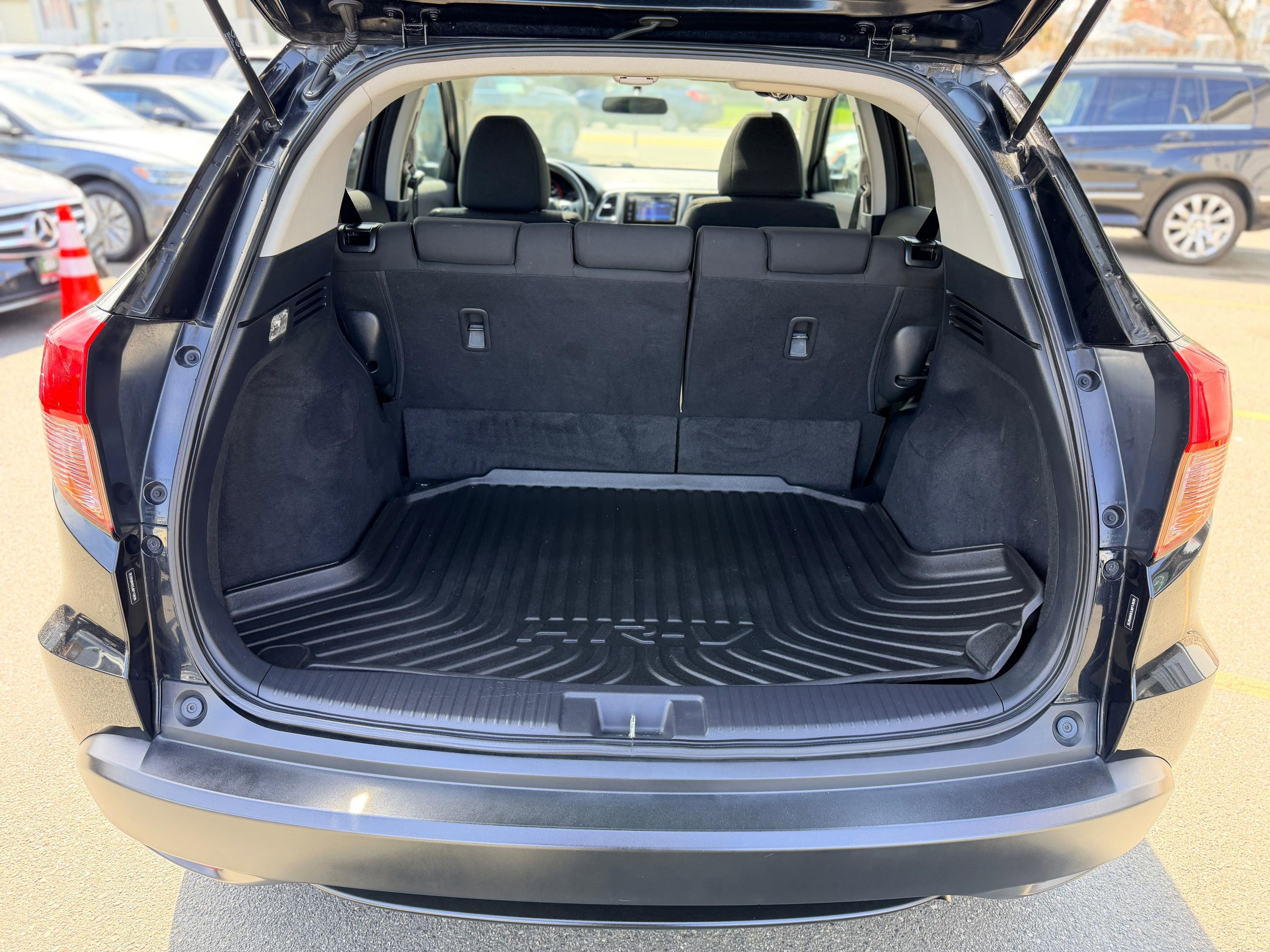 Used 2018 Honda HR-V EX image 14