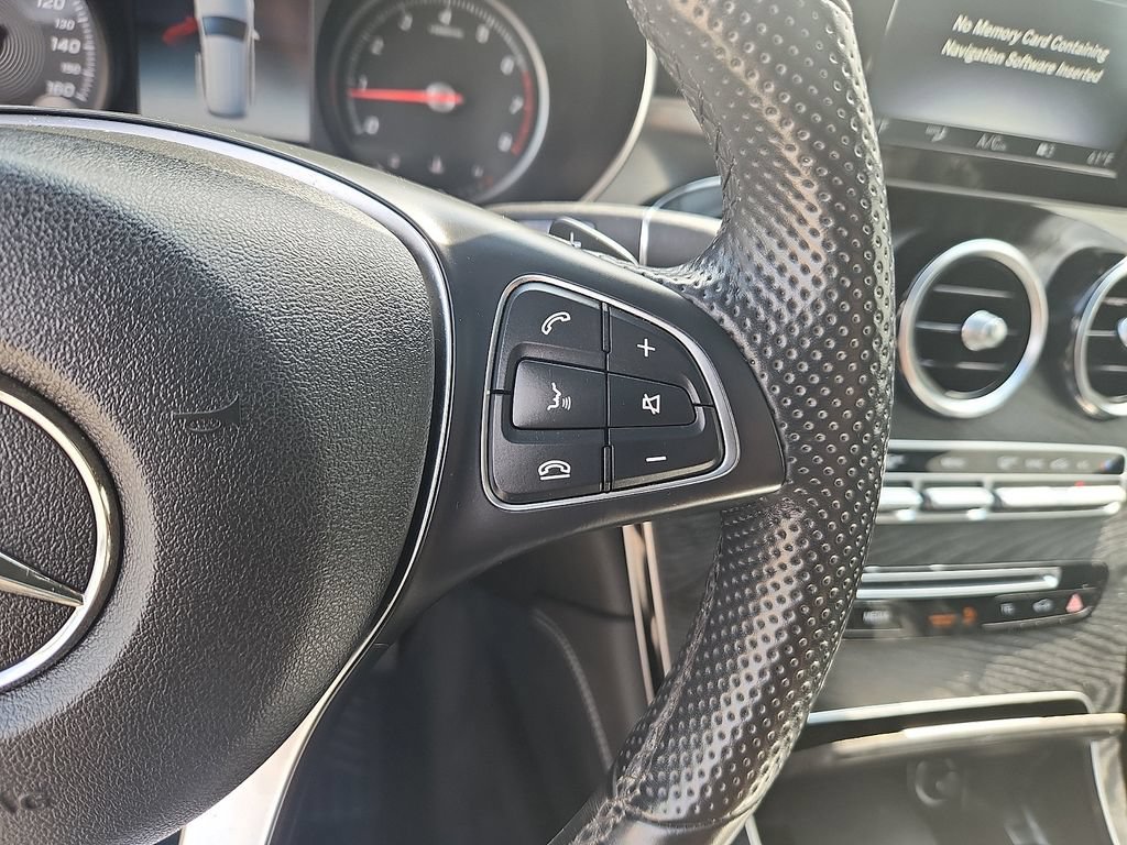 Used 2019 Mercedes-Benz GLC 300 4MATIC w/ Premium Package image 17