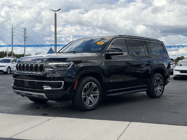 Used 2024 Jeep Wagoneer Series II w/ Flexible Seating Group AWD/4WD image 8