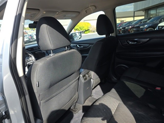 Used 2019 Nissan Rogue SV image 36