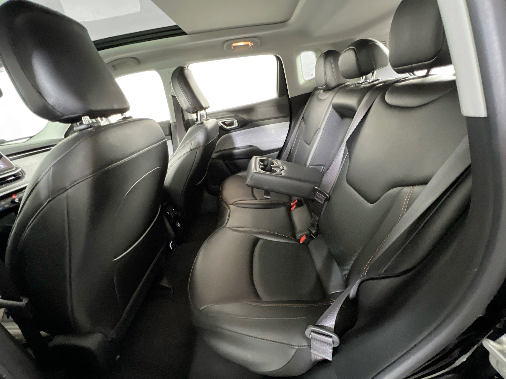 Used 2022 Jeep Compass Latitude w/ Sun and Sound Group image 25