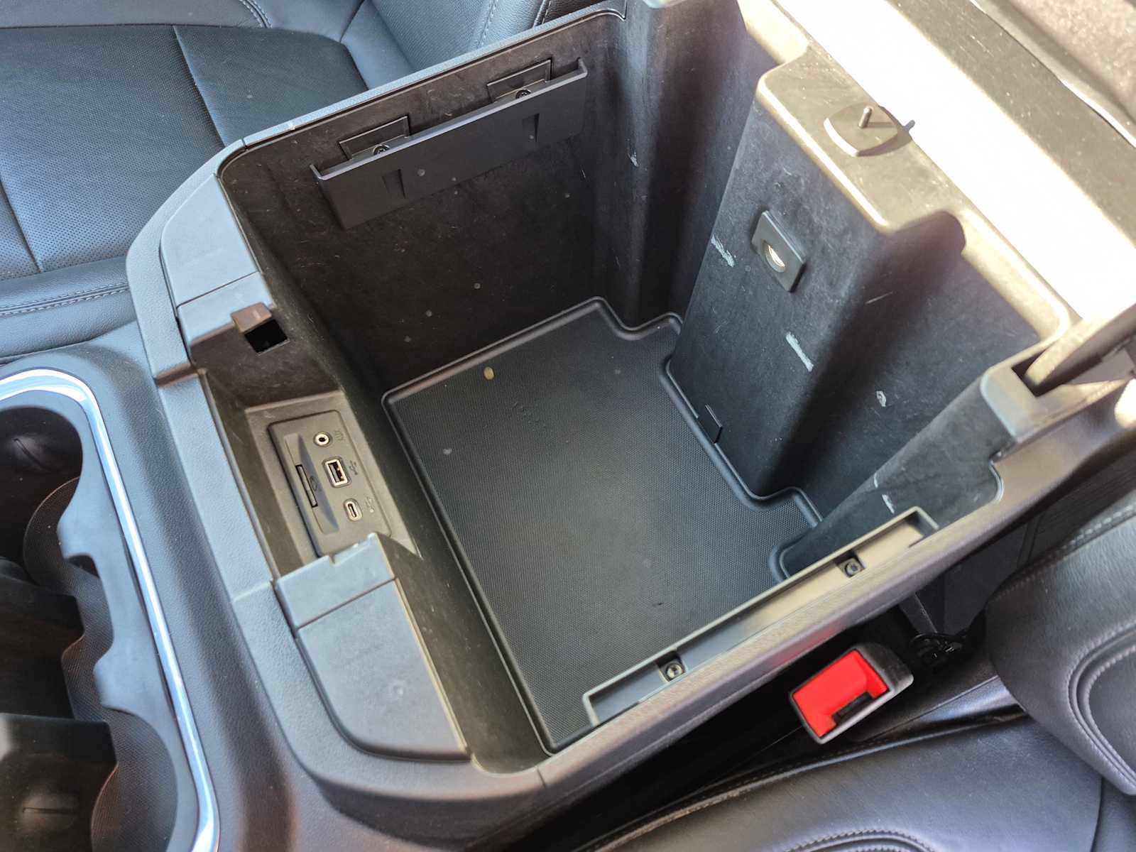 Used 2020 GMC Sierra 2500 SLT w/ Technology Package image 26