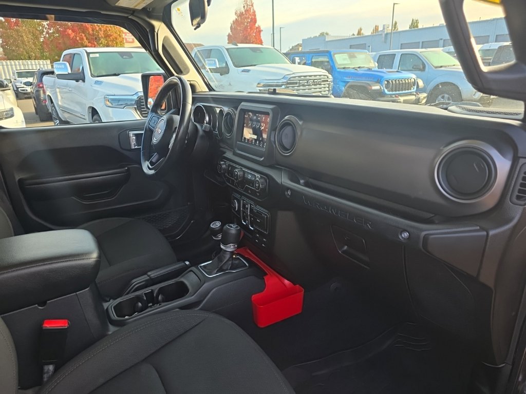 Used 2021 Jeep Wrangler Unlimited Sport AWD/4WD image 10