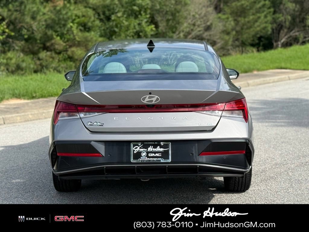 Used 2024 Hyundai Elantra Limited FWD image 13