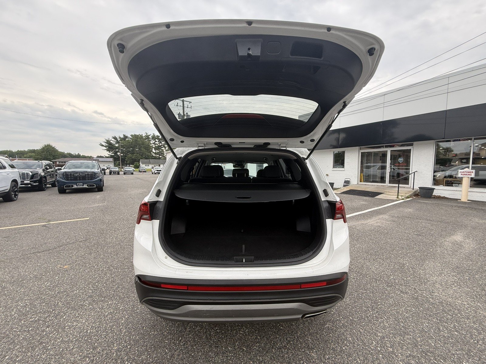 Used 2023 Hyundai Santa Fe SE AWD/4WD image 26