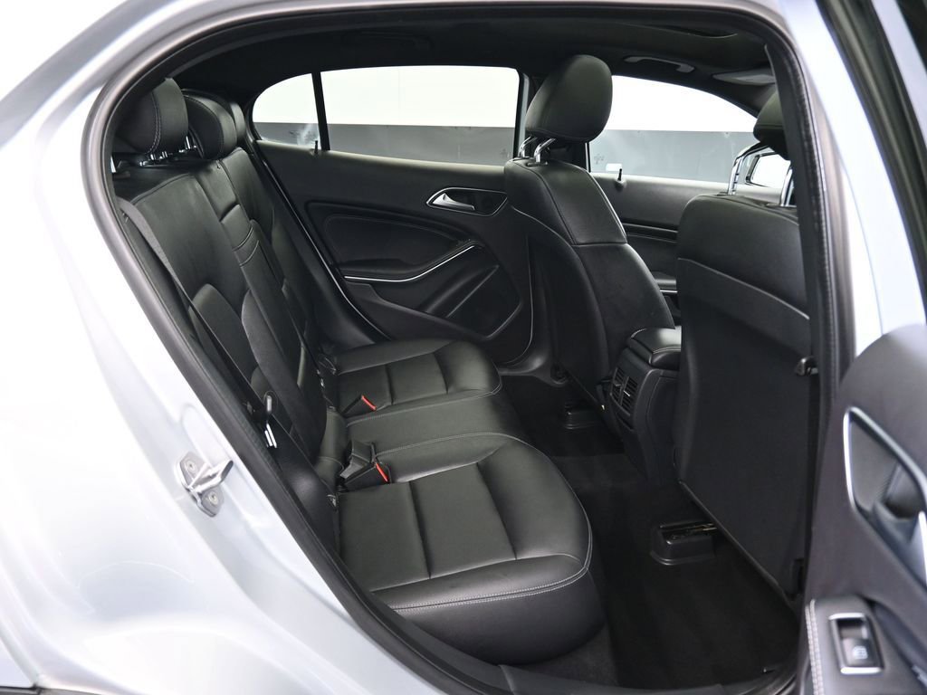 Used 2019 Mercedes-Benz GLA 250 4MATIC image 44