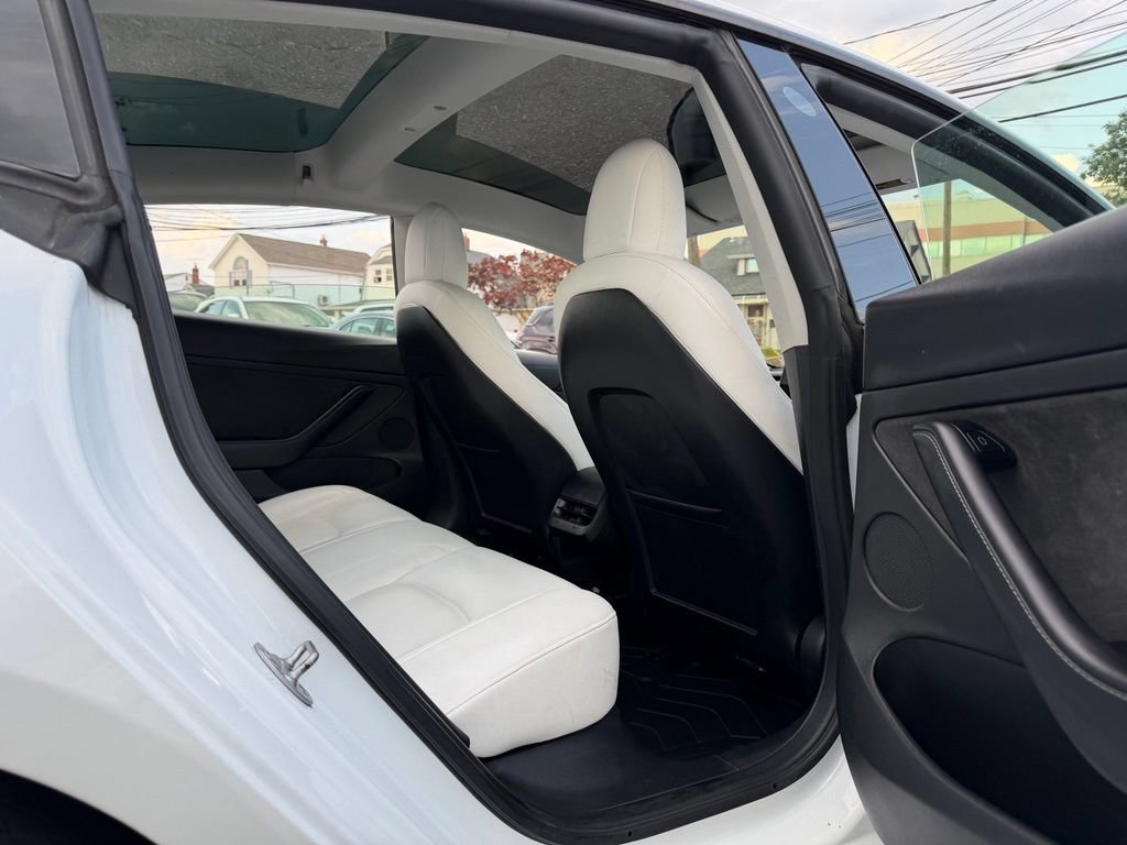 Used 2022 Tesla Model 3 RWD image 15
