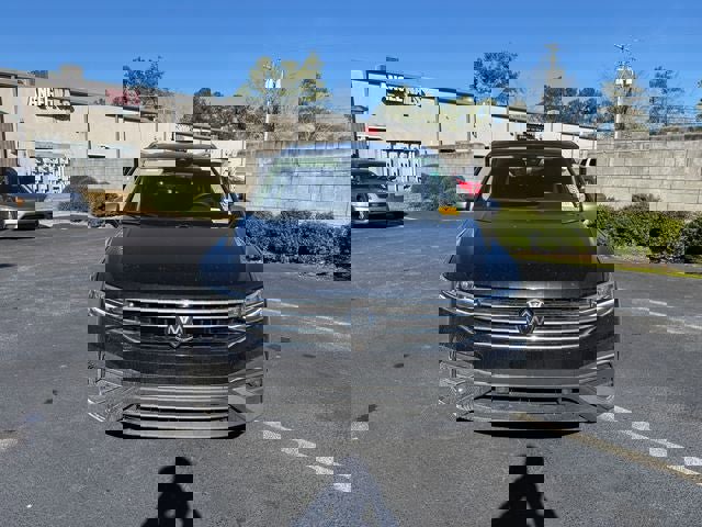 Used 2024 Volkswagen Tiguan SE image 3