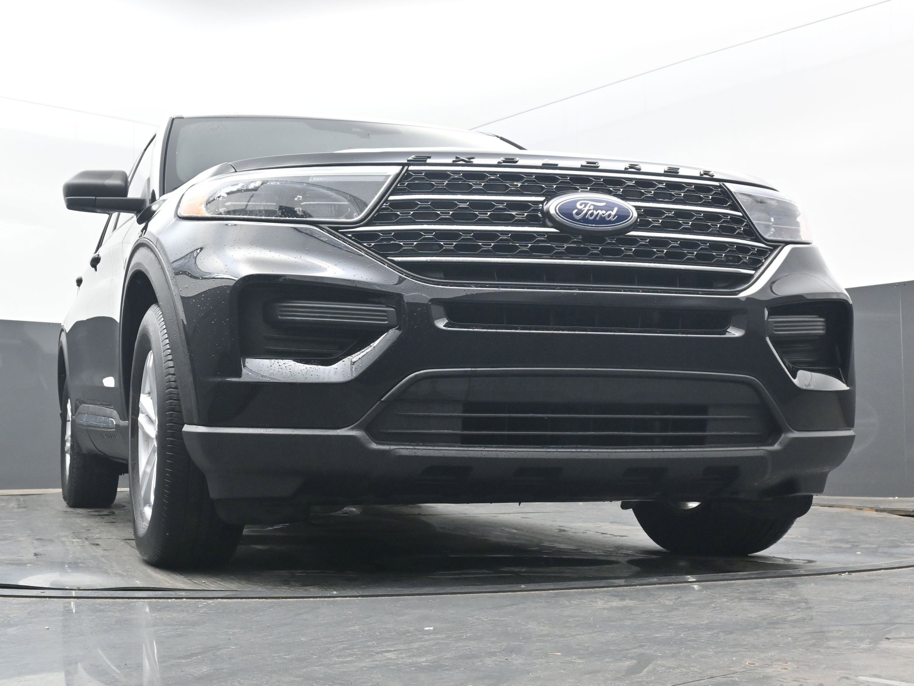 Used 2020 Ford Explorer XLT w/ Class III Trailer Tow Package image 27