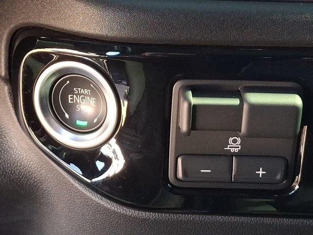 Used 2025 Chevrolet Silverado 2500 ZR2 AWD/4WD image 18