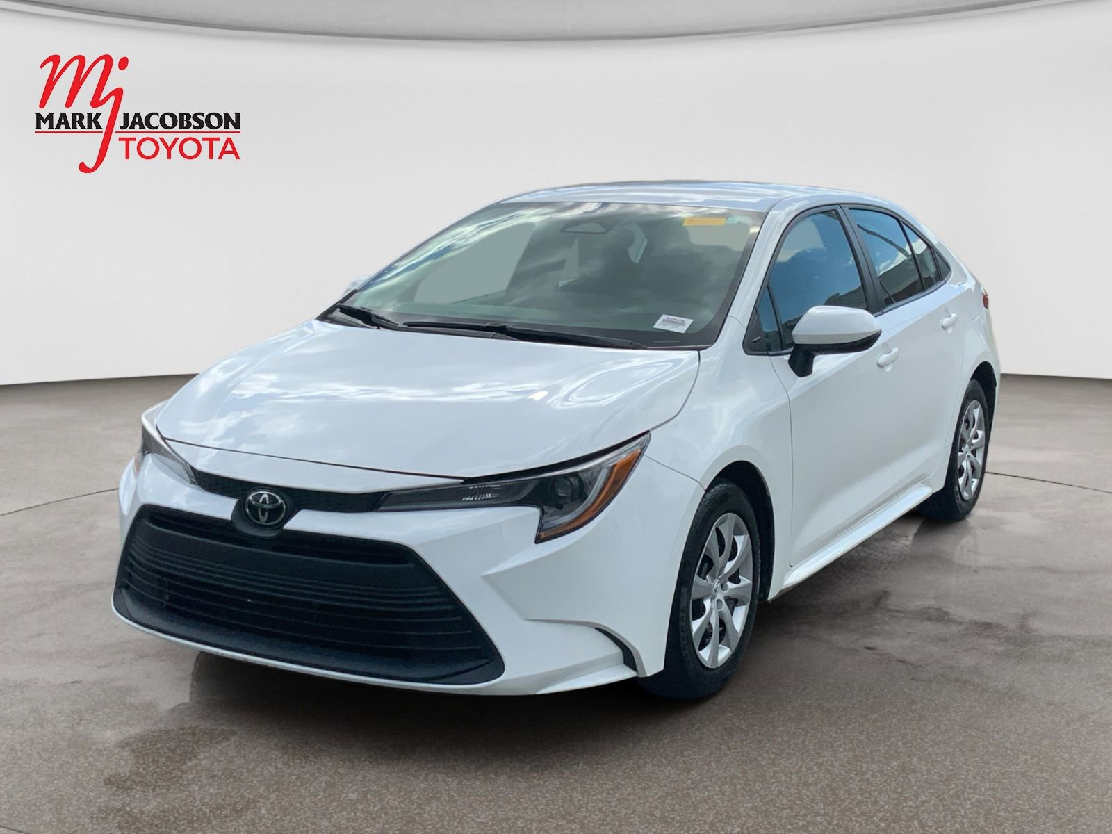 Used 2023 Toyota Corolla LE FWD image 1