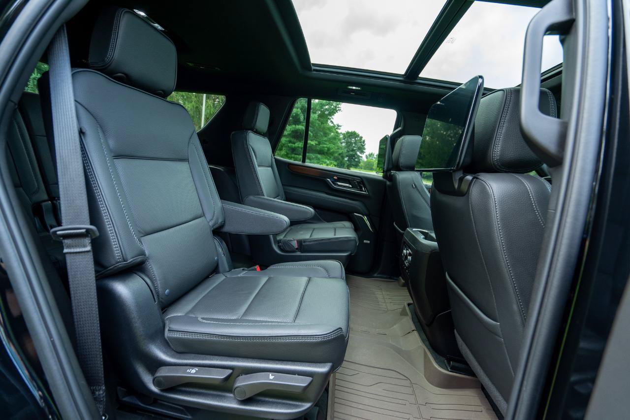 Used 2025 GMC Yukon Denali w/ Denali Reserve Package AWD/4WD image 25