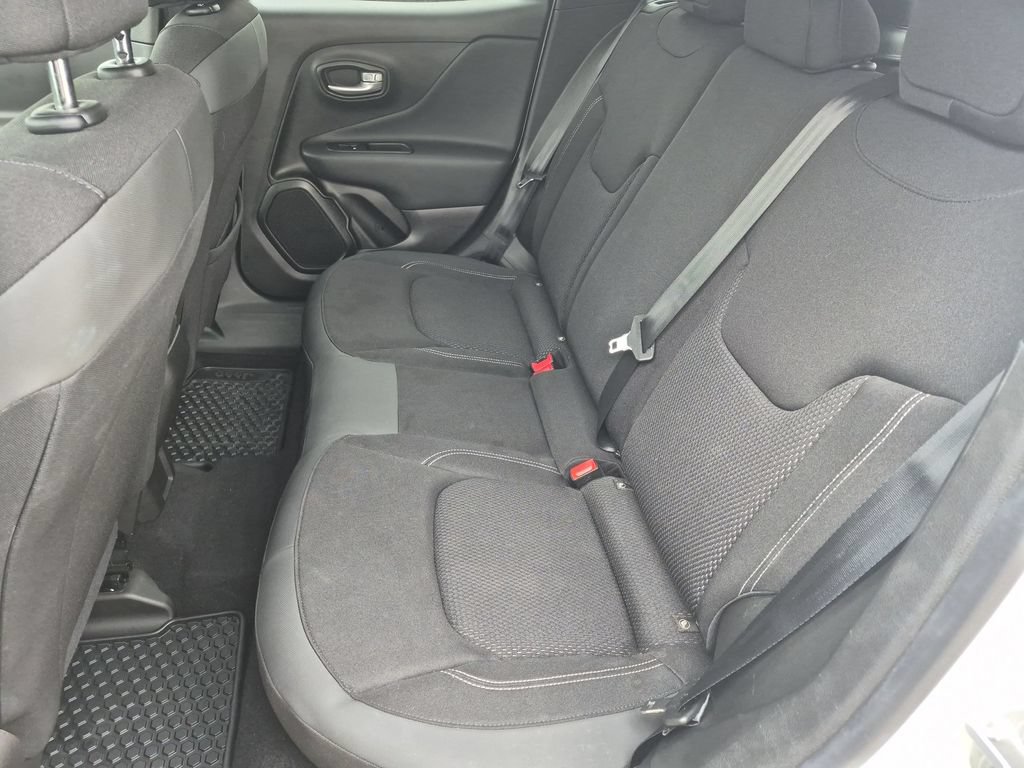 Used 2023 Jeep Renegade Latitude w/ Premium Group AWD/4WD image 18