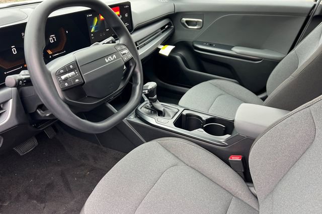 New 2025 Kia K4 LX image 11