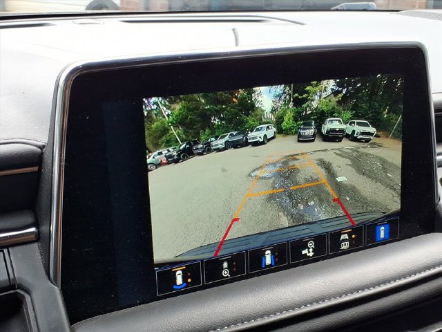 Used 2024 Chevrolet Suburban Z71 w/ Off-Road Capability Package AWD/4WD image 3
