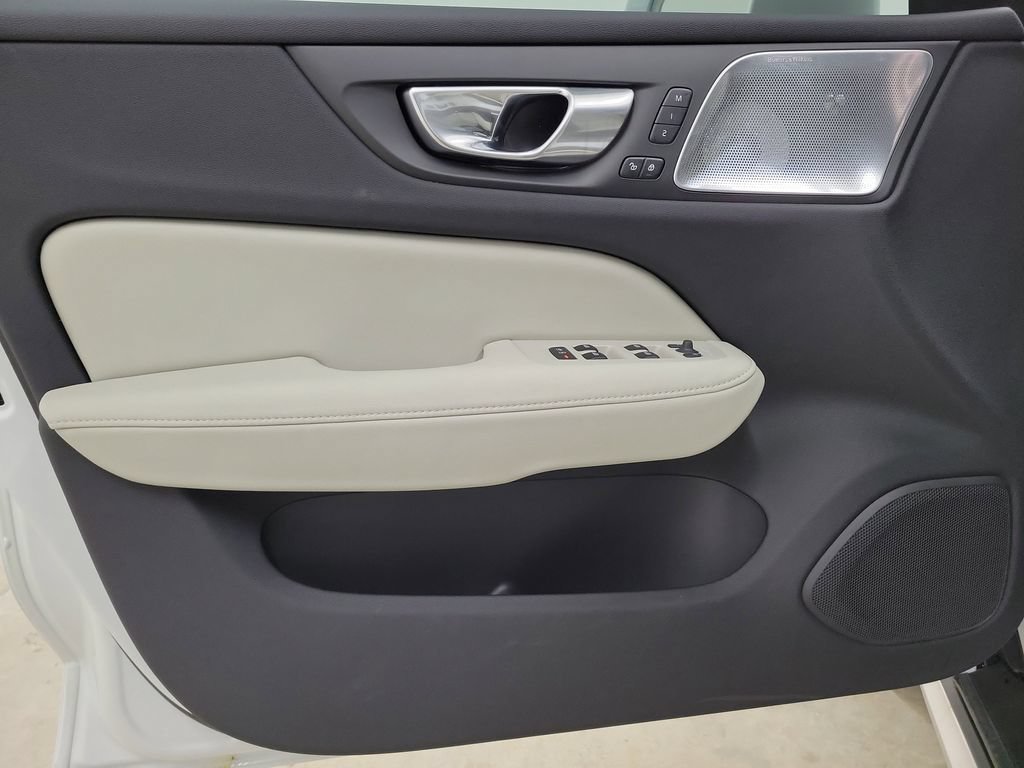 New 2026 Volvo V60 B5 Cross Country Ultra w/ Protection Package Premier AWD/4WD image 21