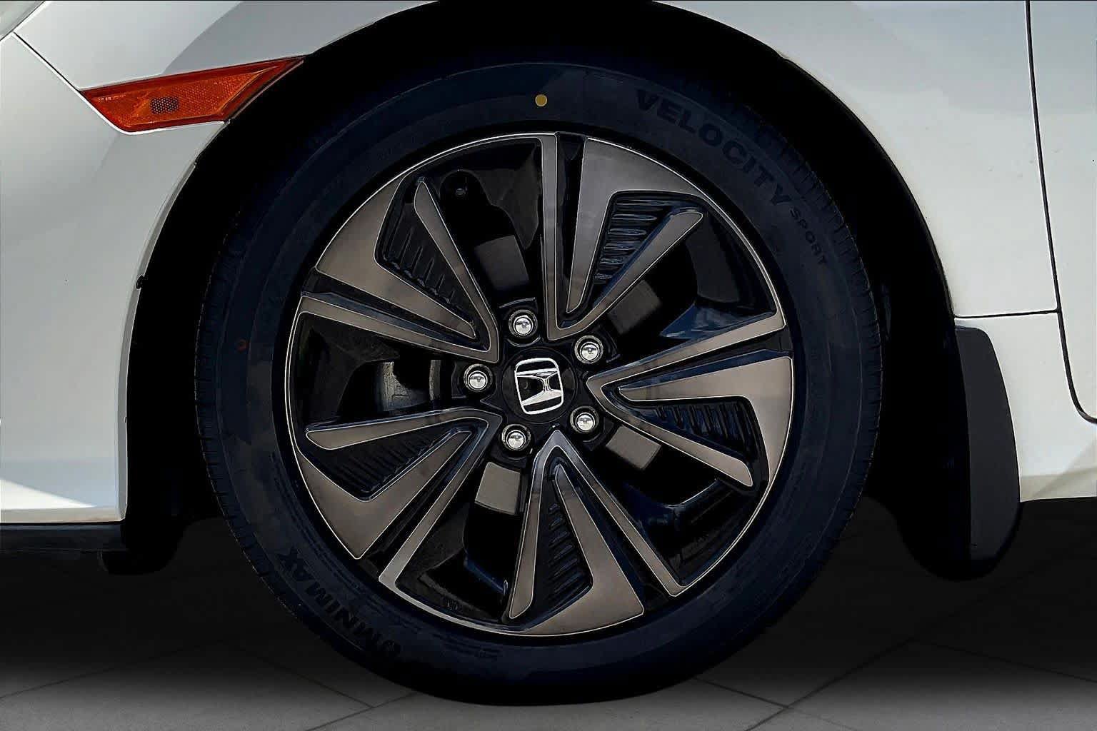 Used 2019 Honda Civic EX image 11