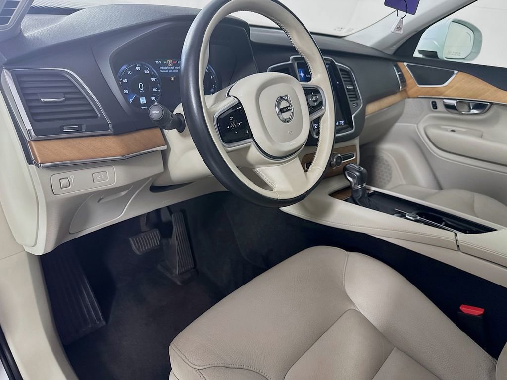 Used 2021 Volvo XC90 T6 Momentum image 10