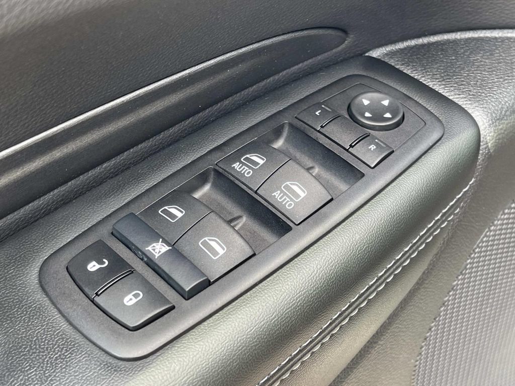Used 2024 Dodge Durango SXT AWD/4WD image 32