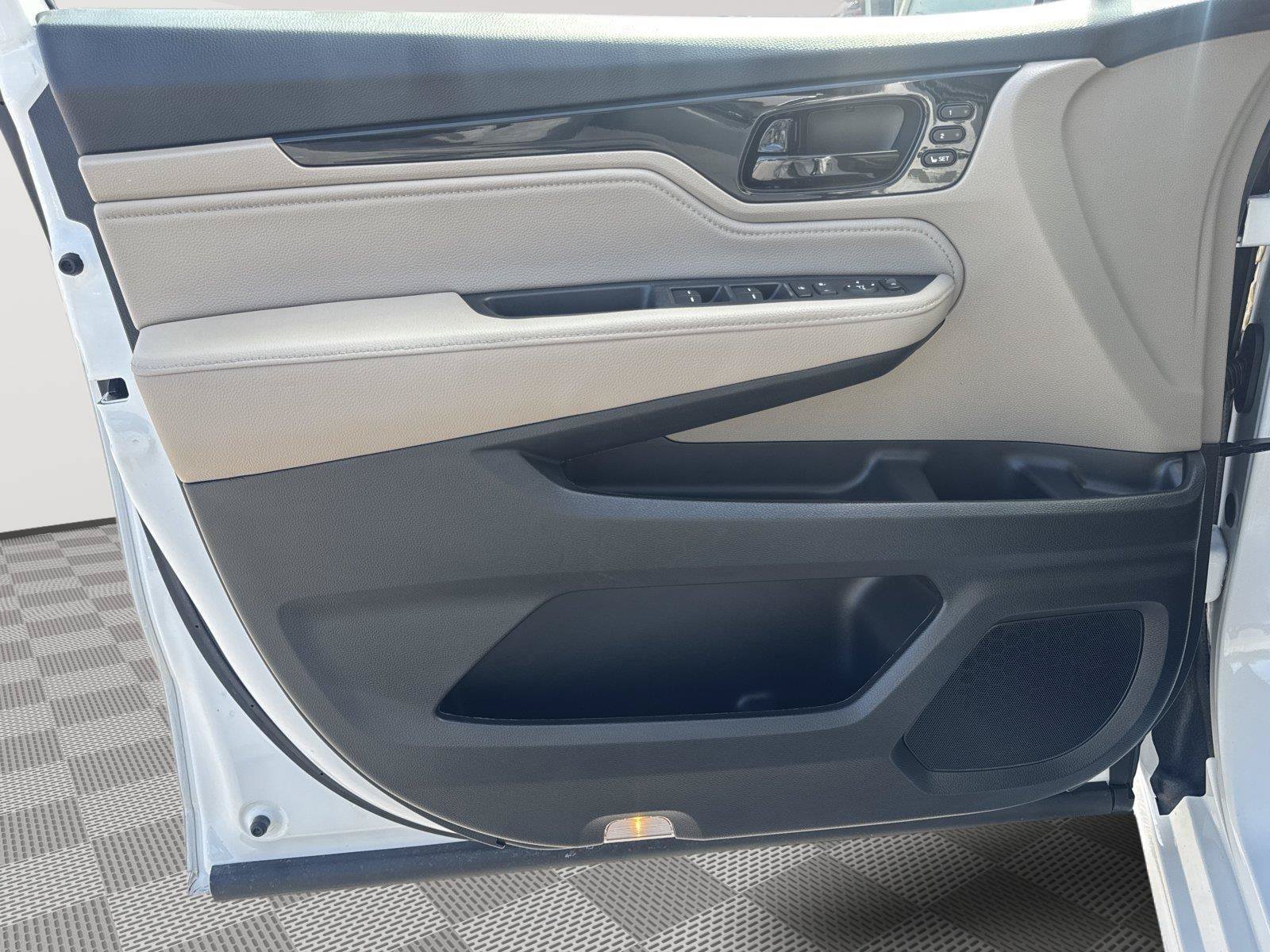 Used 2024 Honda Odyssey Touring image 25