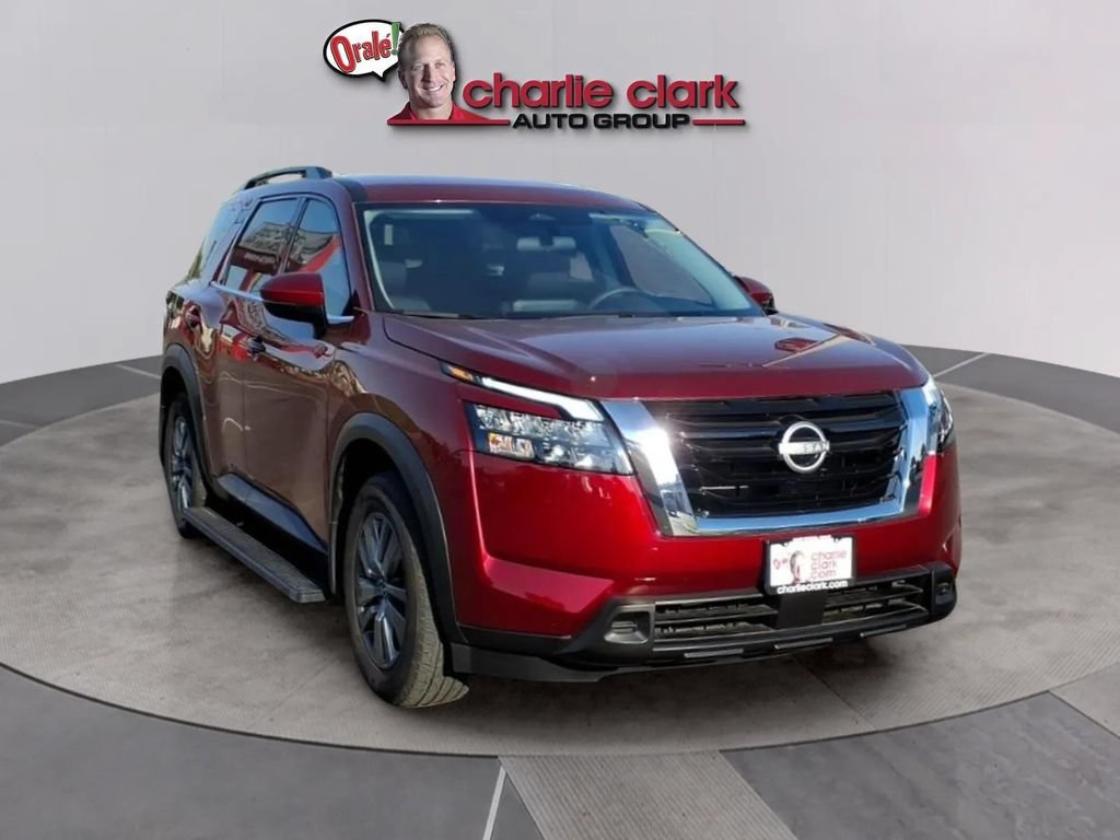 Used 2025 Nissan Pathfinder SV FWD image 7