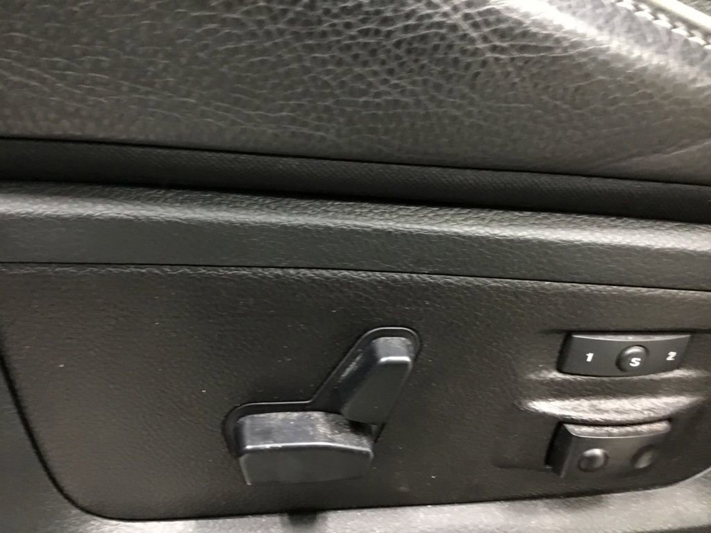 Used 2018 RAM 3500 Laramie Longhorn image 9