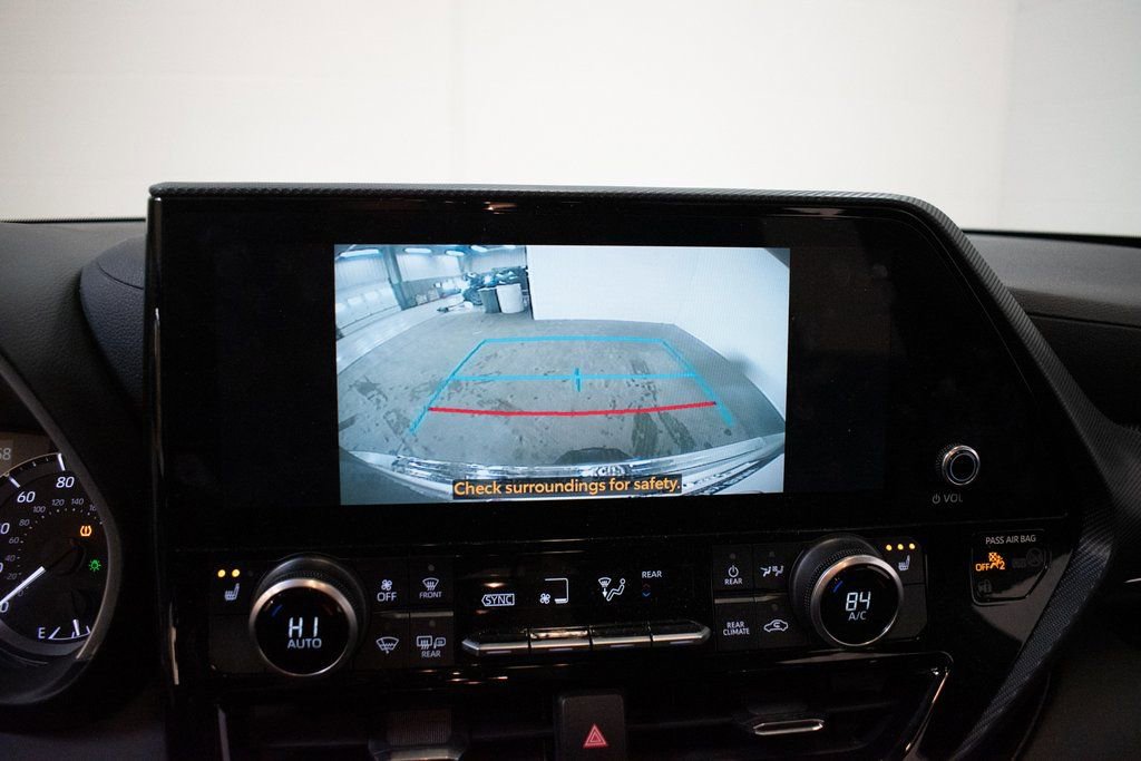 Used 2023 Toyota Highlander XSE image 16