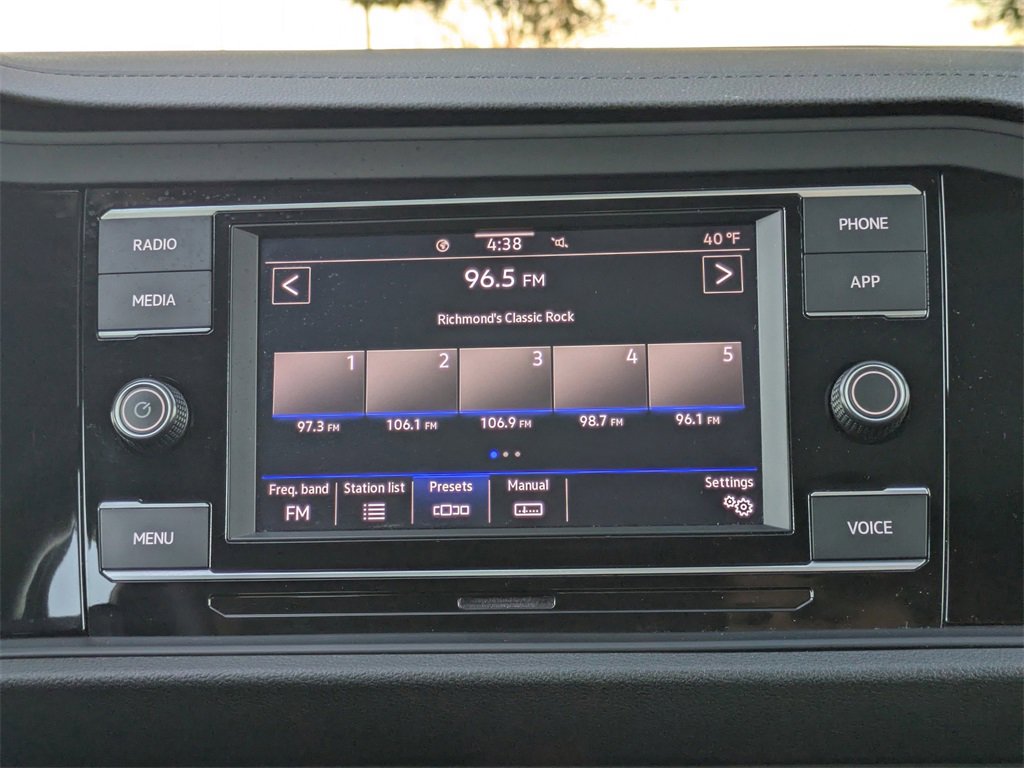 Certified 2024 Volkswagen Jetta SE image 17