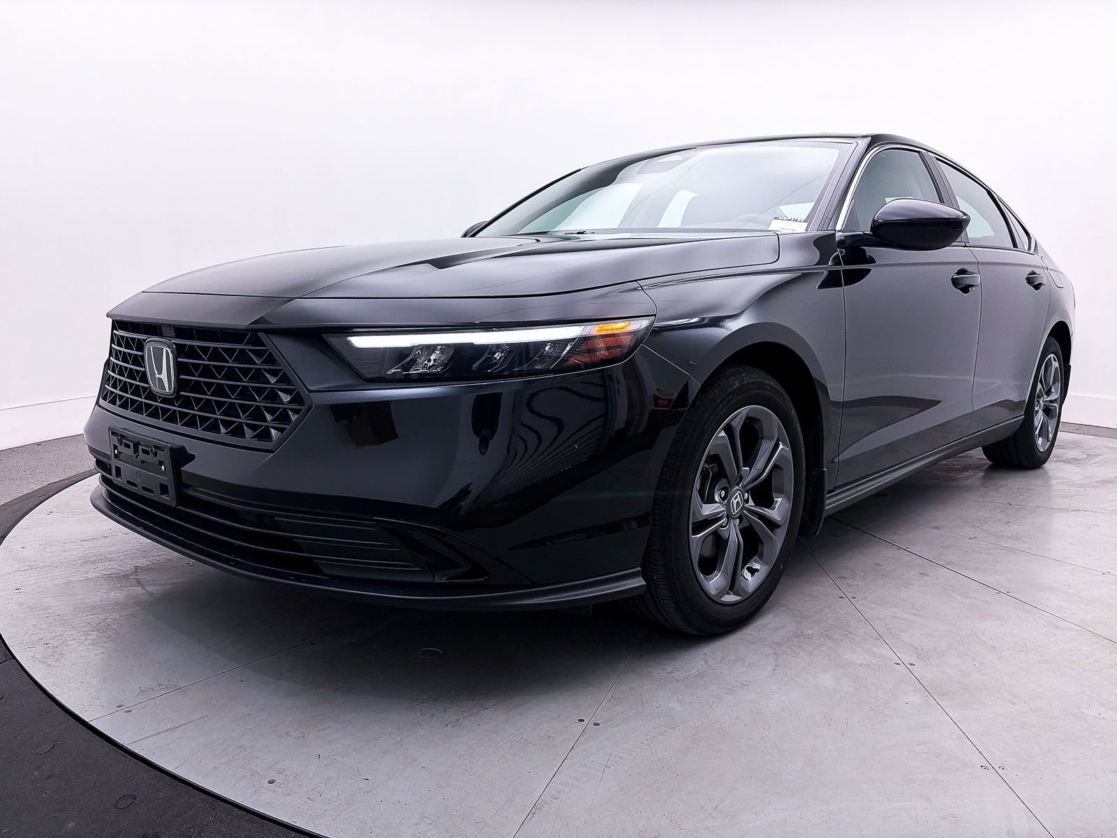 Used 2023 Honda Accord EX image 11