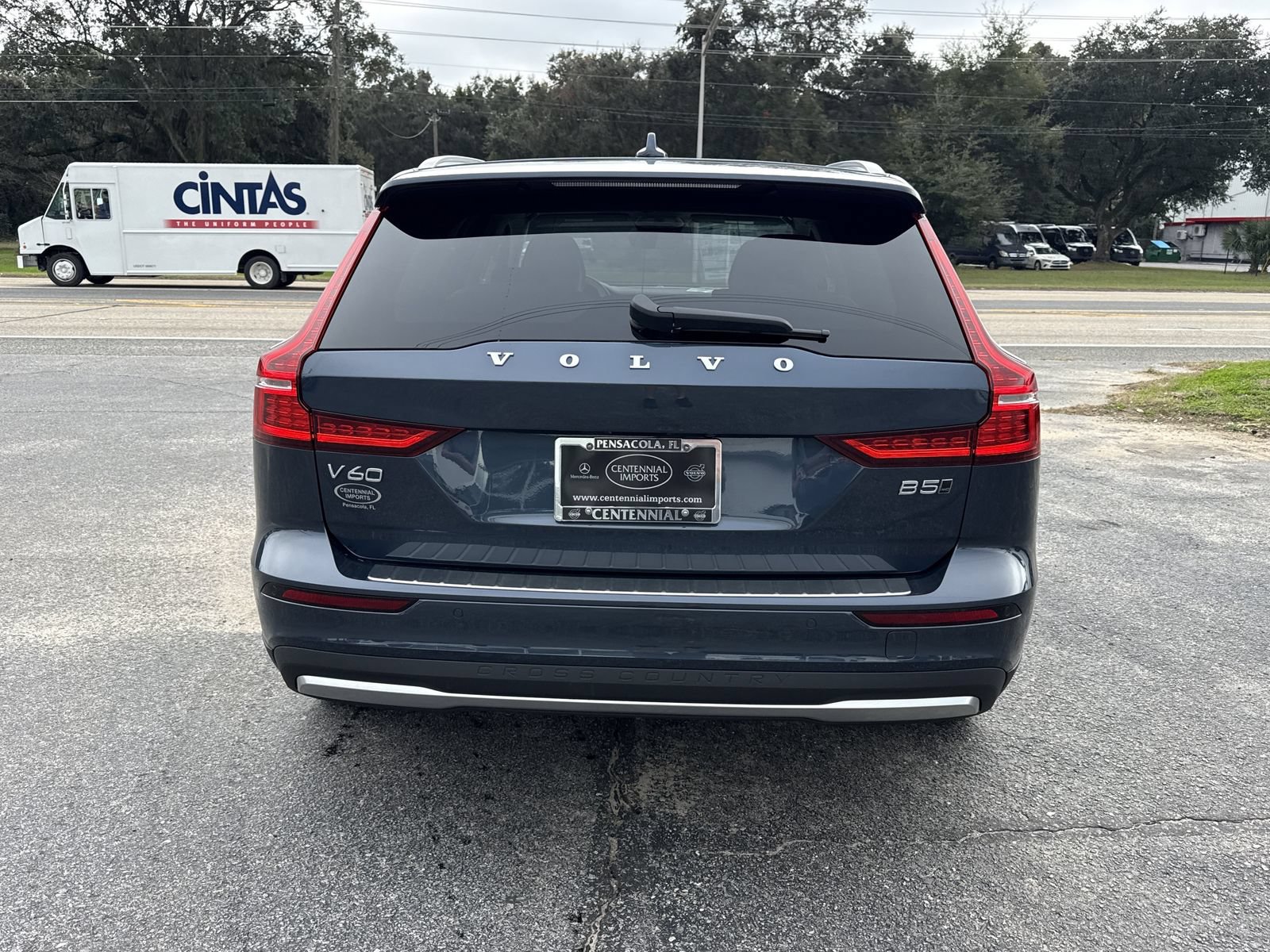 New 2026 Volvo V60 B5 Cross Country Plus w/ Protection Package Premier AWD/4WD image 4