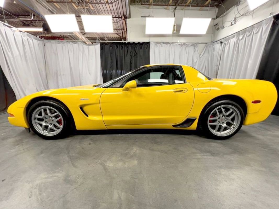 Used 2003 Chevrolet Corvette Z06 w/ Memory Package, 3 Drivers image 4