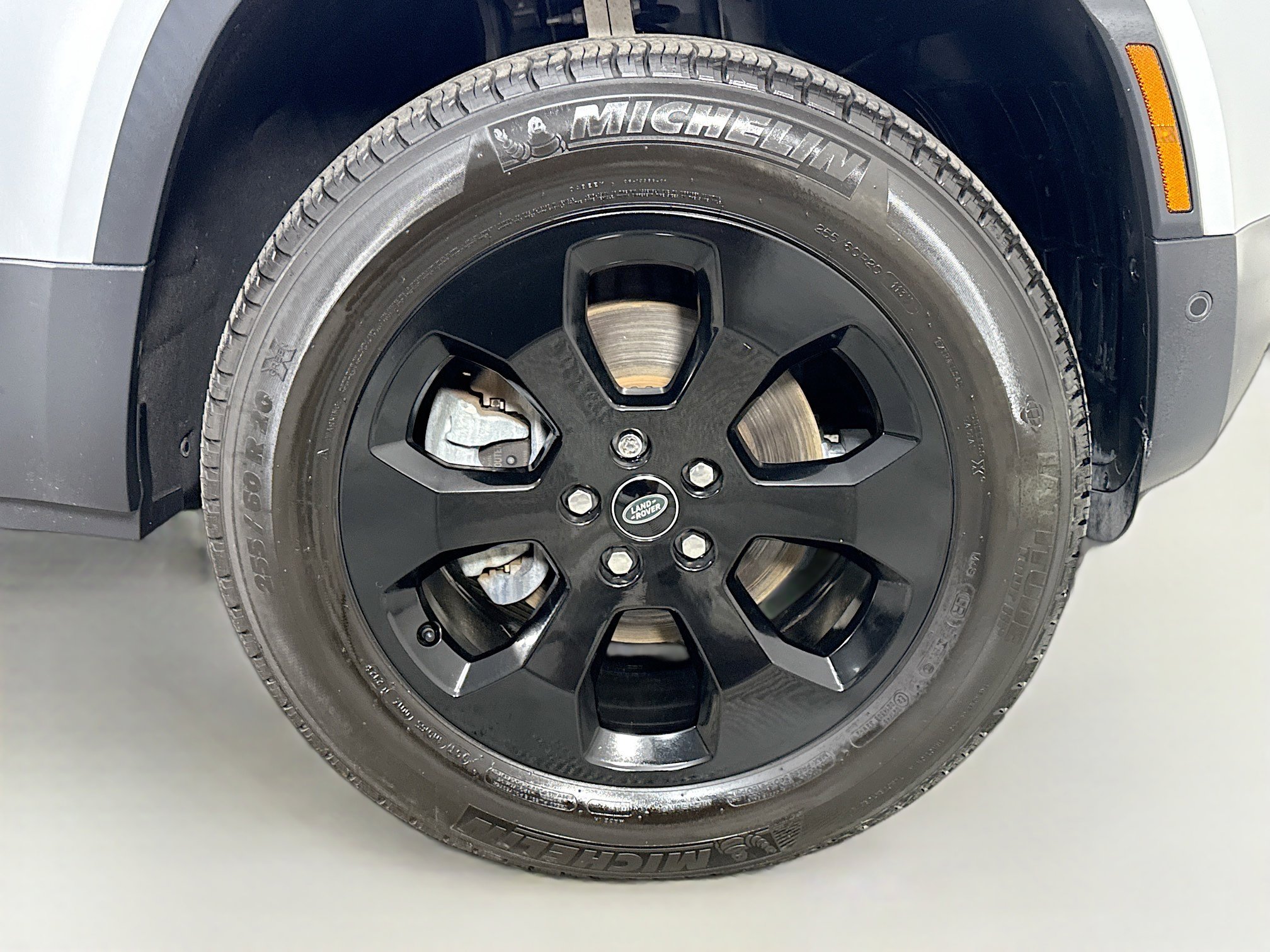 Used 2023 Land Rover Defender 110 S image 32