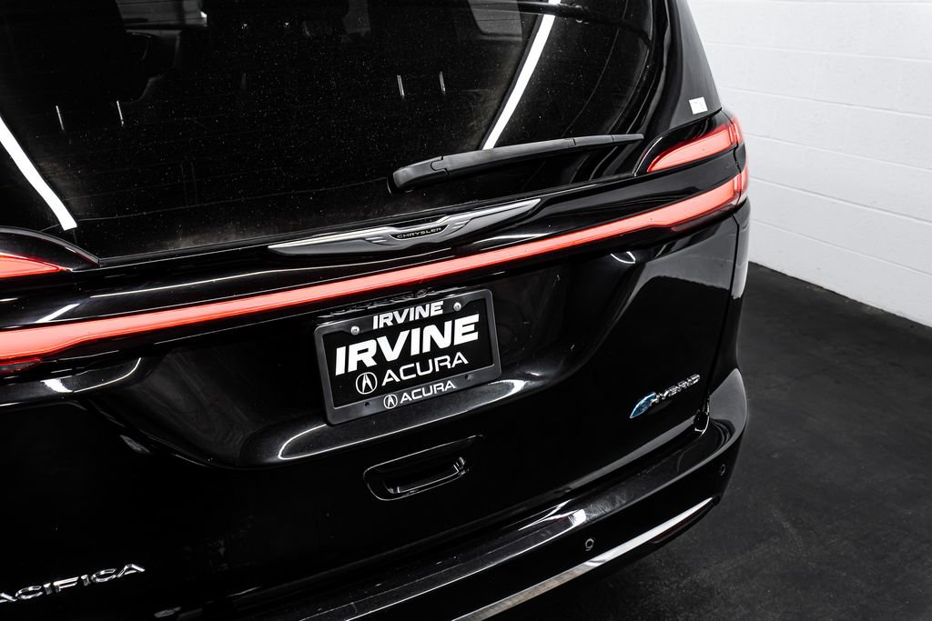 Used 2024 Chrysler Pacifica Limited FWD image 14
