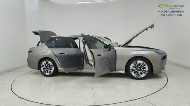 Used 2024 BMW i7 xDrive60 image 75