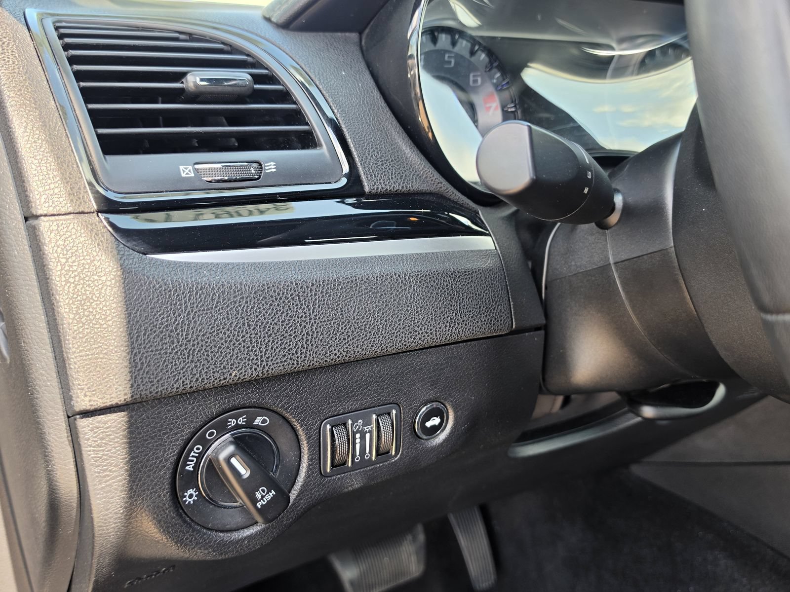 Used 2023 Chrysler 300 S RWD image 15
