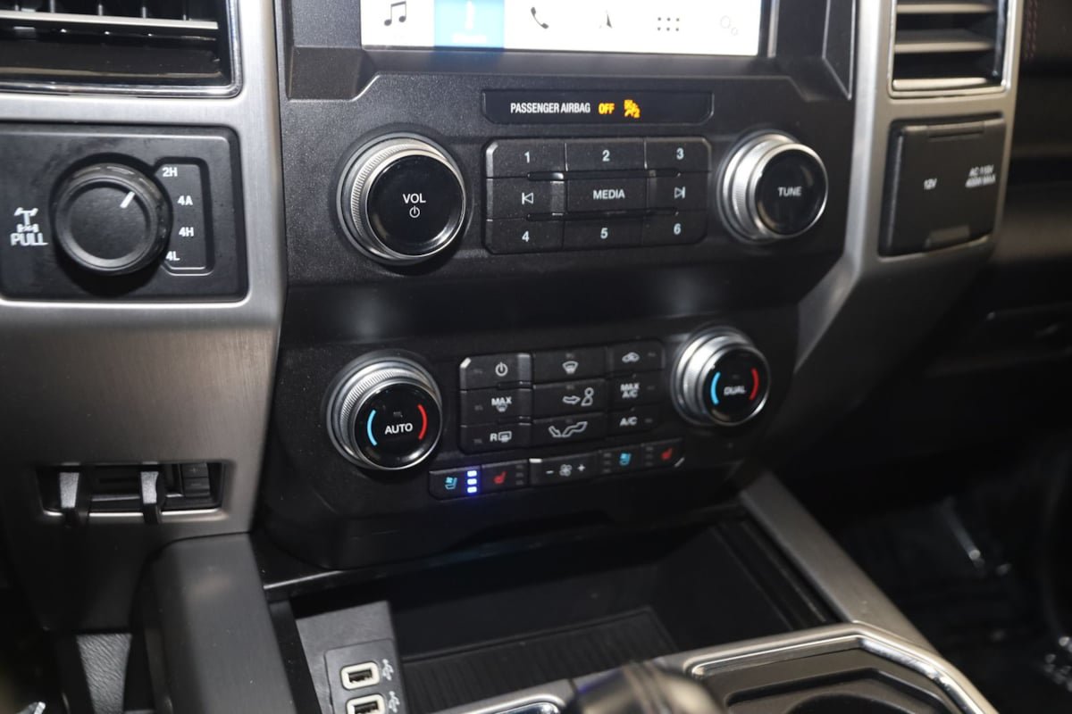Used 2019 Ford F150 Platinum w/ FX4 Off-Road Package AWD/4WD image 31