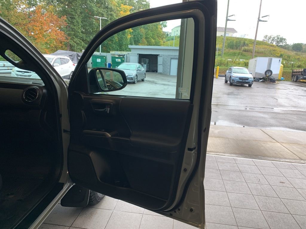 Used 2023 Toyota Tacoma TRD Off-Road image 14