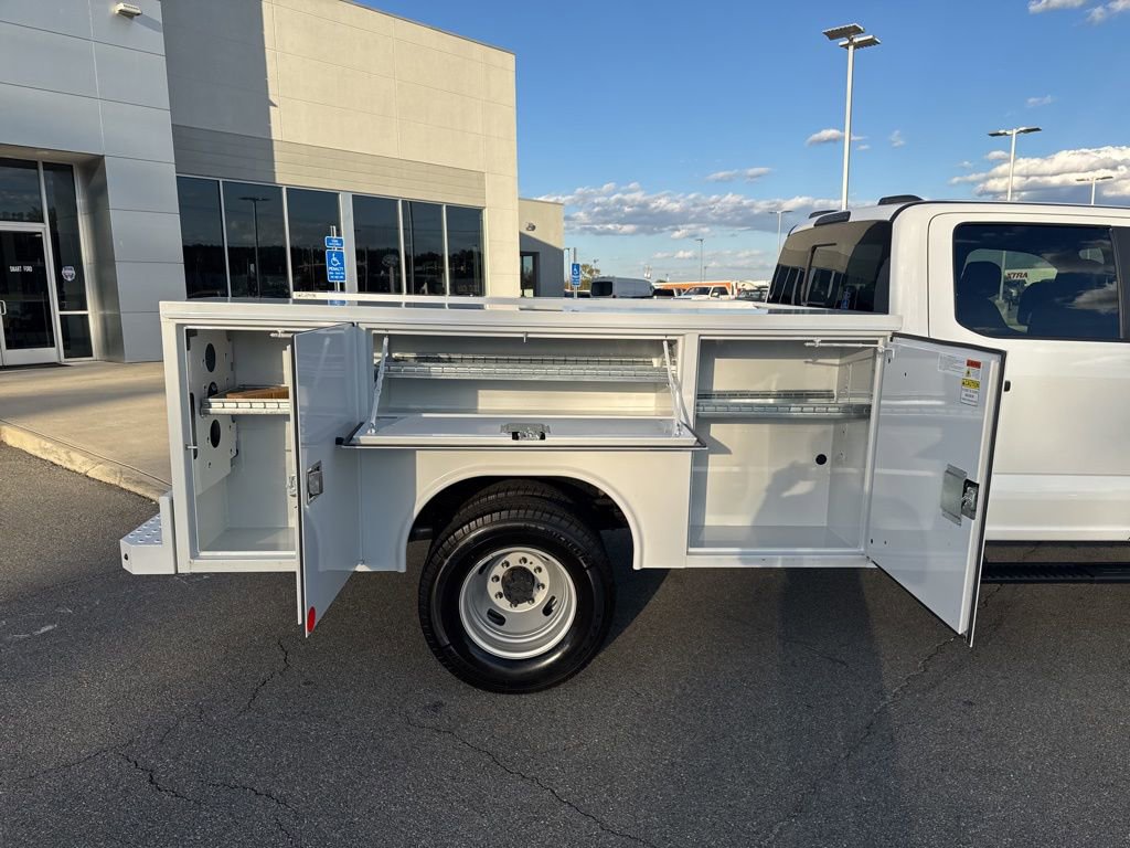 New 2026 Ford F350 XL w/ XL Chrome Package image 17