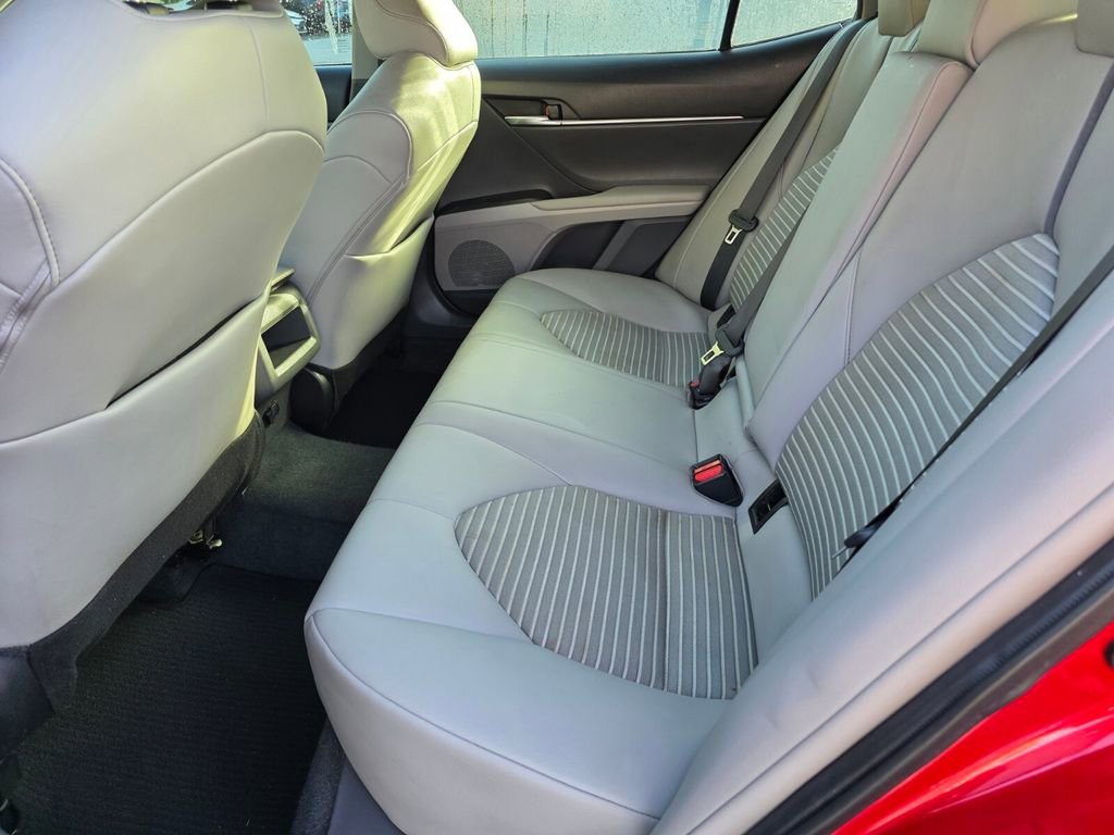 Certified 2022 Toyota Camry SE image 21