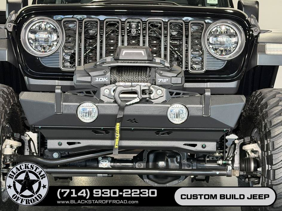Used 2024 Jeep Gladiator Rubicon w/ Technology Group AWD/4WD image 4