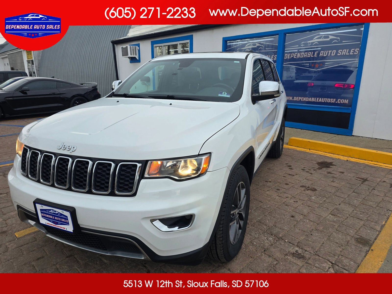 Used 2017 Jeep Grand Cherokee Limited AWD/4WD image 1