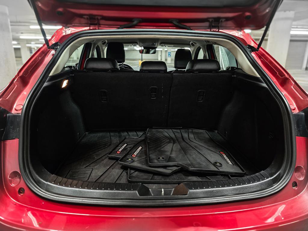 Used 2018 MAZDA MAZDA3 Touring FWD image 8